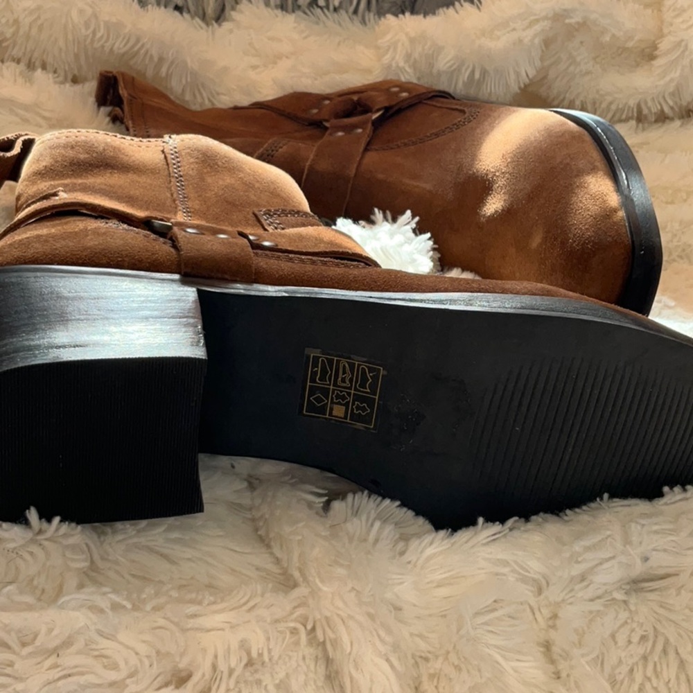 Brit Harness Boot - Picture 3 of 8